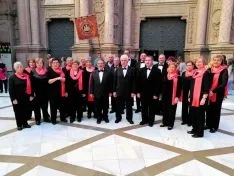 La coral es uno de los grupos culturales de la Casa.