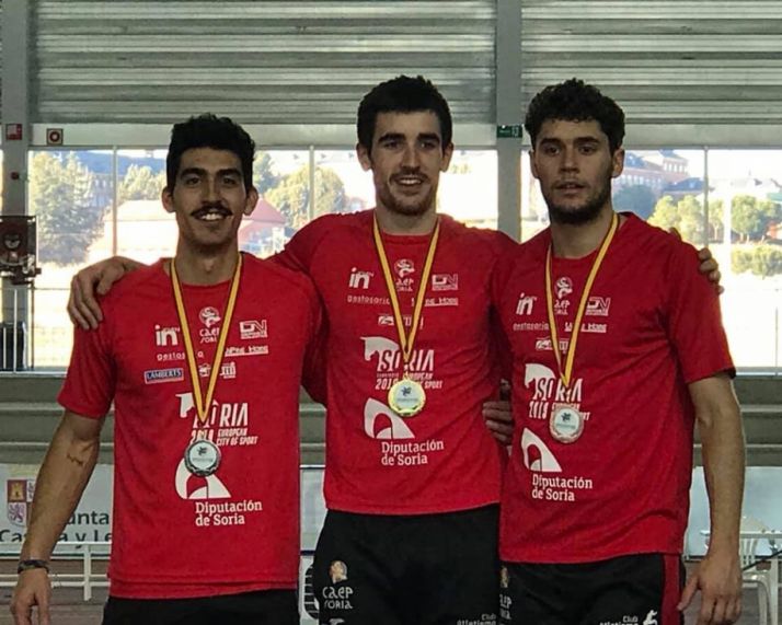 Mario Arancón, en el primer cajón del podio. CA Numantino 