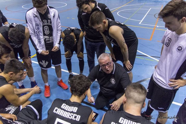 Fernando Flores saca la pizarra. Cedida 