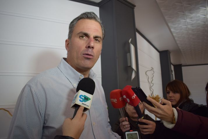 Vox no presentará las candidaturas de las elecciones municipales y autonómicas por lo menos hasta marzo