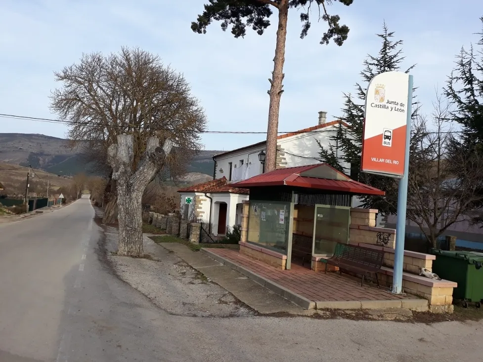 Foto 2 - Villar del R&iacute;o entregar&aacute; 4.000 firmas para la reapertura de la farmacia
