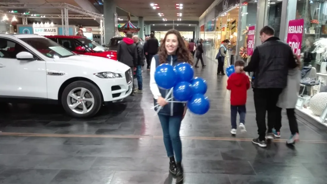 Foto 9 - La animada VII Feria del Coche de Ocasi&oacute;n y Seminuevo de Soria contin&uacute;a este domingo en Camaretas