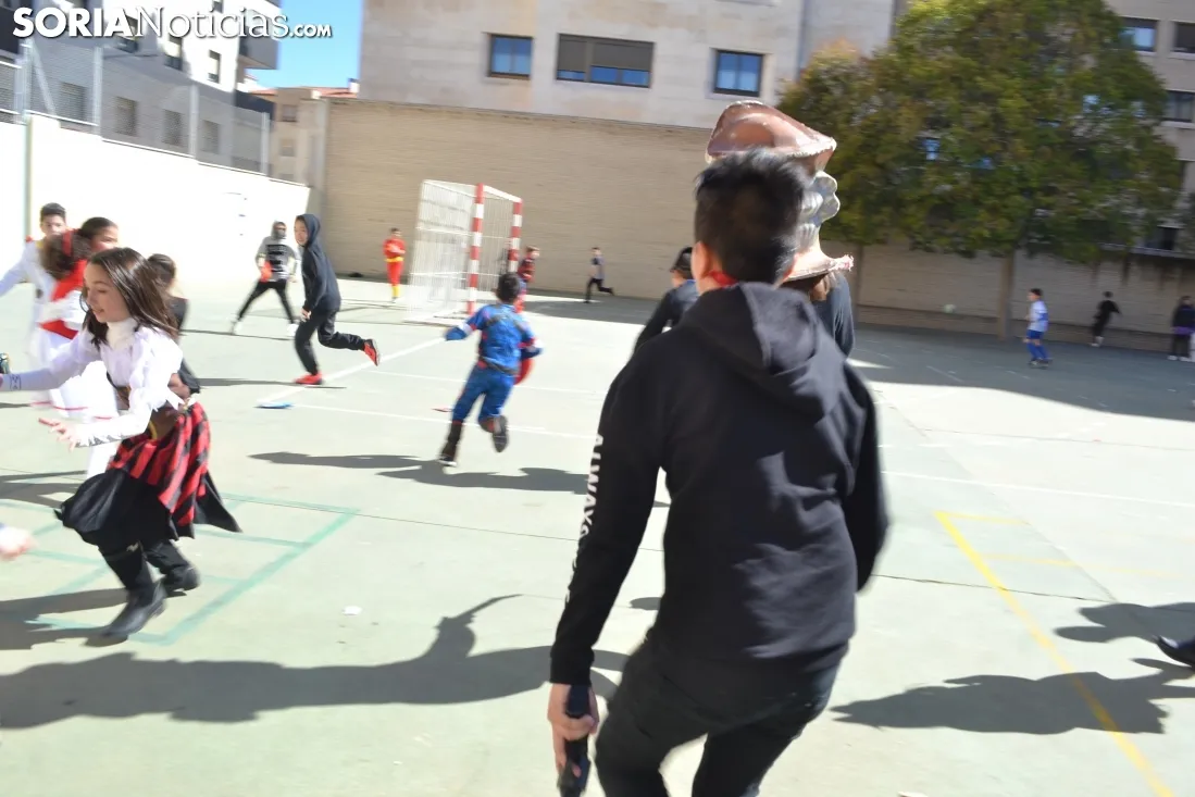 Una imagen del ambiente en el patio del colegio. /SN