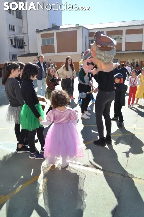 Una imagen del ambiente en el patio del colegio. /SN