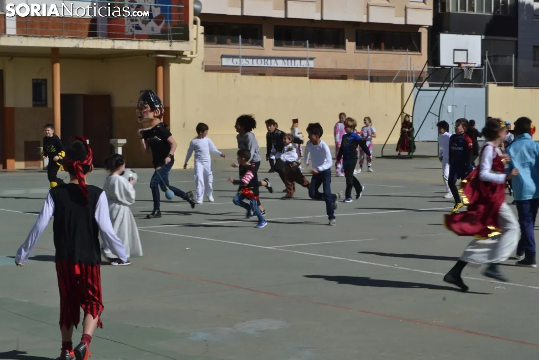 Una imagen del ambiente en el patio del colegio. /SN