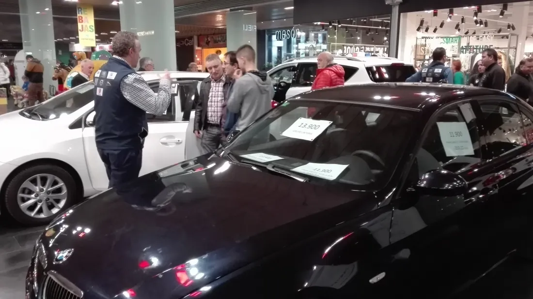 Foto 2 - La animada VII Feria del Coche de Ocasi&oacute;n y Seminuevo de Soria contin&uacute;a este domingo en Camaretas