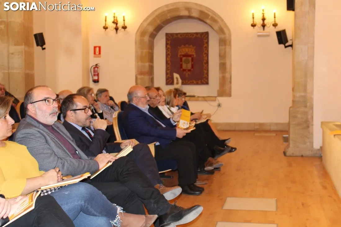 Gala de Poesía en el Aula Magna Tirso de Molina. SN