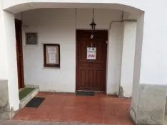 Foto 3 - Villar del R&iacute;o entregar&aacute; 4.000 firmas para la reapertura de la farmacia