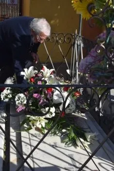 Bárez, en la ofrenda floral este viernes. /Ayto.