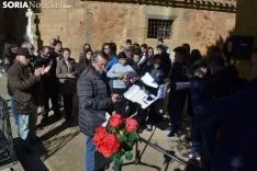 Una imagen del homenaje de este viernes en el cementerio del Espino. /SN