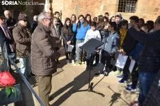 Una imagen del homenaje de este viernes en el cementerio del Espino. /SN
