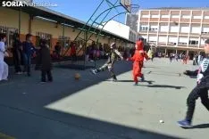 Una imagen del ambiente en el patio del colegio. /SN
