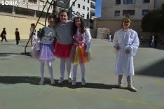 Una imagen del ambiente en el patio del colegio. /SN