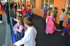 Una imagen del ambiente en el patio del colegio. /SN