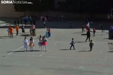 Una imagen del ambiente en el patio del colegio. /SN