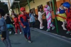 Una imagen del ambiente en el patio del colegio. /SN
