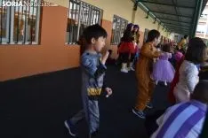 Una imagen del ambiente en el patio del colegio. /SN