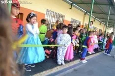 Una imagen del ambiente en el patio del colegio. /SN