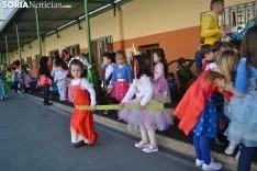 Una imagen del ambiente en el patio del colegio. /SN