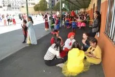 Una imagen del ambiente en el patio del colegio. /SN