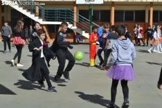 Una imagen del ambiente en el patio del colegio. /SN