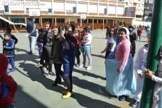 Una imagen del ambiente en el patio del colegio. /SN