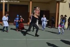 Una imagen del ambiente en el patio del colegio. /SN