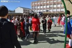Una imagen del ambiente en el patio del colegio. /SN