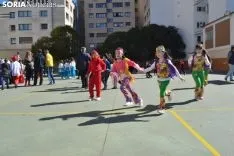 Una imagen del ambiente en el patio del colegio. /SN