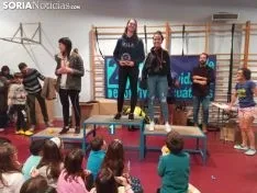 Una imagen de la tarde de este sábado en las piscinas del Ángel Tejedor. /SN