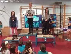 Una imagen de la tarde de este sábado en las piscinas del Ángel Tejedor. /SN