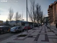El autobús de los aficionados de Osasuna en Soria tras ser alcanzado por un objeto. Foto: Soria Noticias