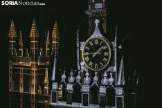 Mario Rodríguez ha cambiado las maquetas profesionales por las que ayuda a realizar a sus alumnos. Carmen de Vicente.