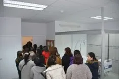 Foto 32 - Las universitarias japonesas de Nutrici&oacute;n se interesan por el Campus