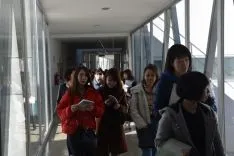 Foto 23 - Las universitarias japonesas de Nutrici&oacute;n se interesan por el Campus