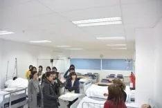 Foto 15 - Las universitarias japonesas de Nutrici&oacute;n se interesan por el Campus