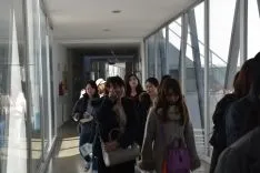 Foto 11 - Las universitarias japonesas de Nutrici&oacute;n se interesan por el Campus