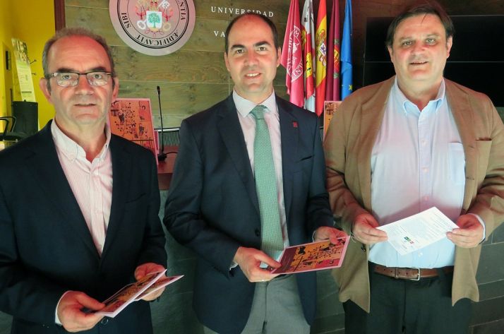 Miguel Ibáñez (izda.), Oscar Martínez y José Luis Ruiz este lunes.
