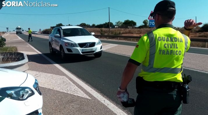 Un control de la Guardia Civil en una carretera soriana. /SN