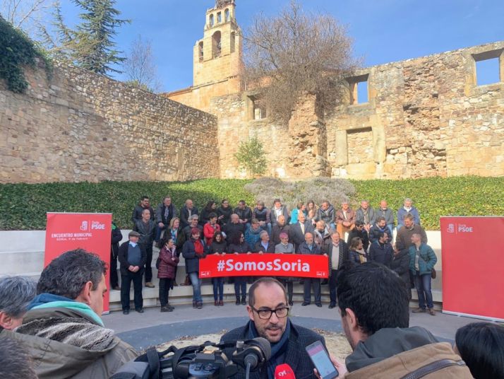 Luis Rey se niega a que las elecciones municipales se simplifiquen y se reduzcan al debate sobre Cataluña