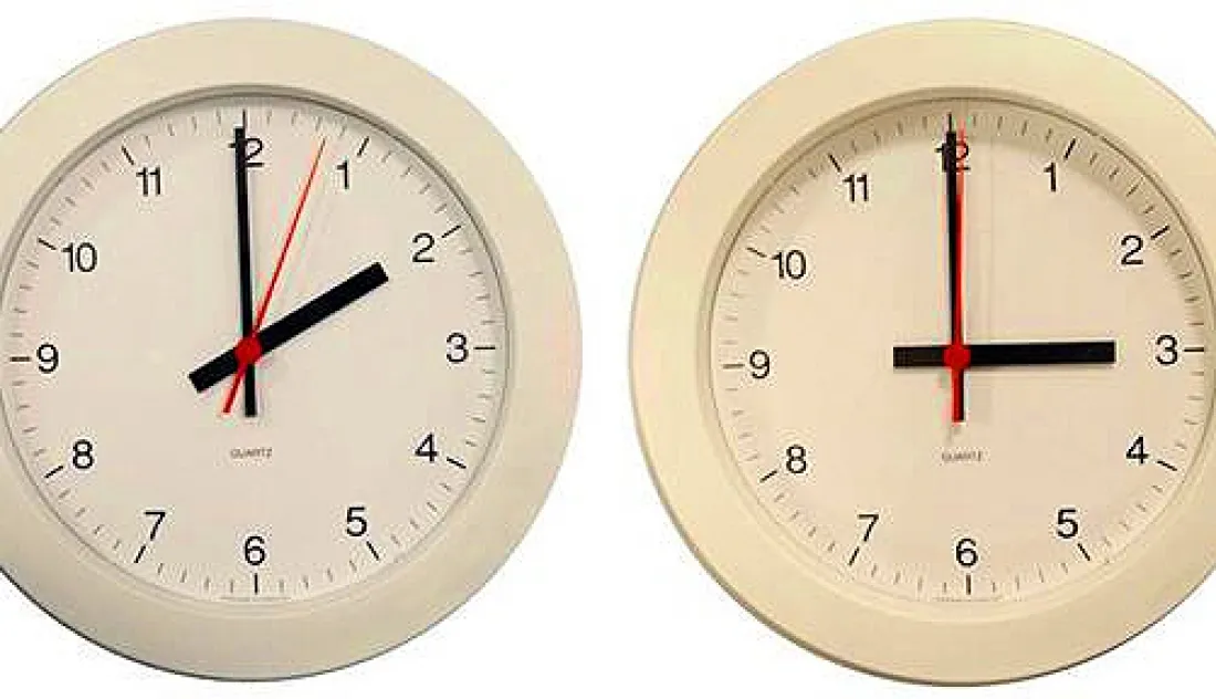 Los relojes deben ser adelantados una hora. 