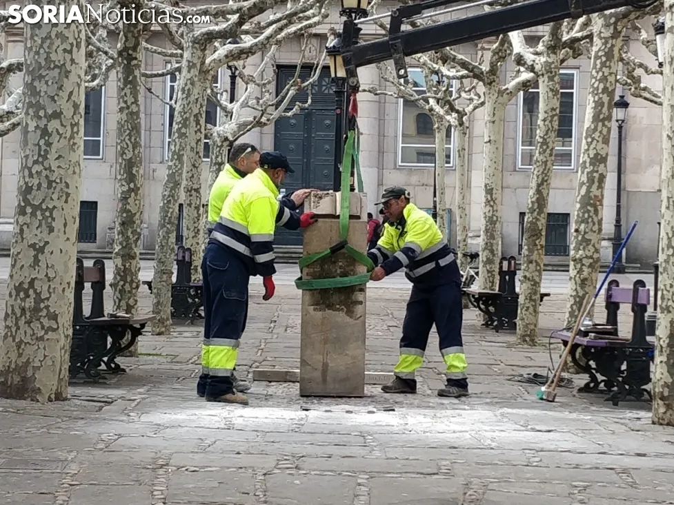 Nuevo icono en la plaza de las mujeres. 