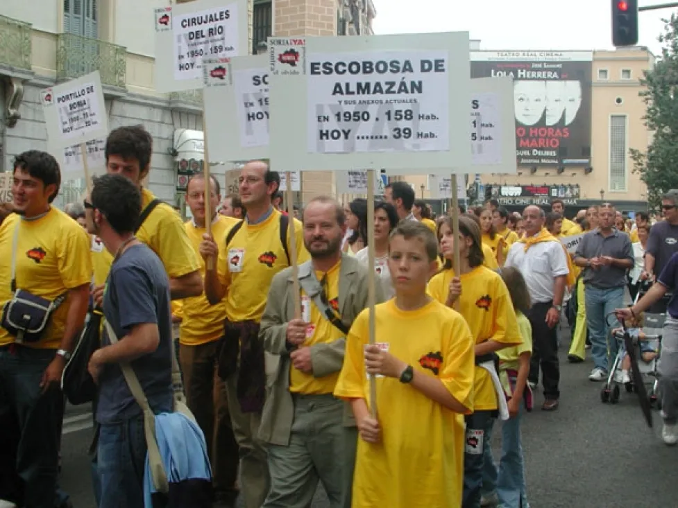 Soria Ya y Teruel Existe se manifestaron en Madrid en 2003. 