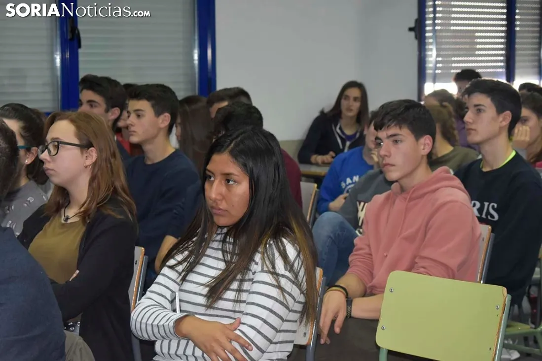 El IES Castilla conecta por videoconferencia con la Antártida