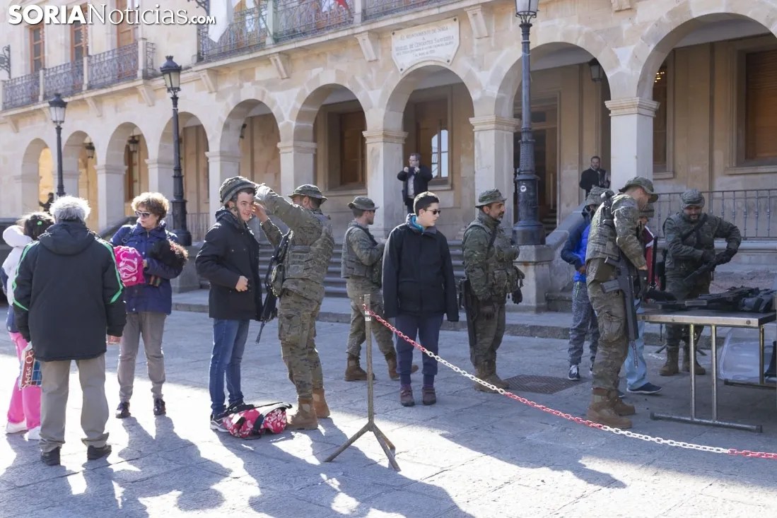 El ejercito toma la Plaza Mayor. Jasmín Malvesado