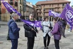 UGT y CCOO se concentran por la igualdad efectiva. 
