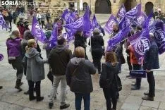 UGT y CCOO se concentran por la igualdad efectiva. 