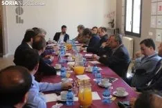 Foto 8 - Tudanca promete &ldquo;m&aacute;s medidas y m&aacute;s financiaci&oacute;n&rdquo; y &ldquo;menos fotos&rdquo; contra la despoblaci&oacute;n