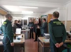 Foto 3 - El obispo visita la Comandancia de Soria