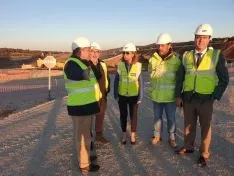 La delegada del Gobierno visita las obras de la A-11